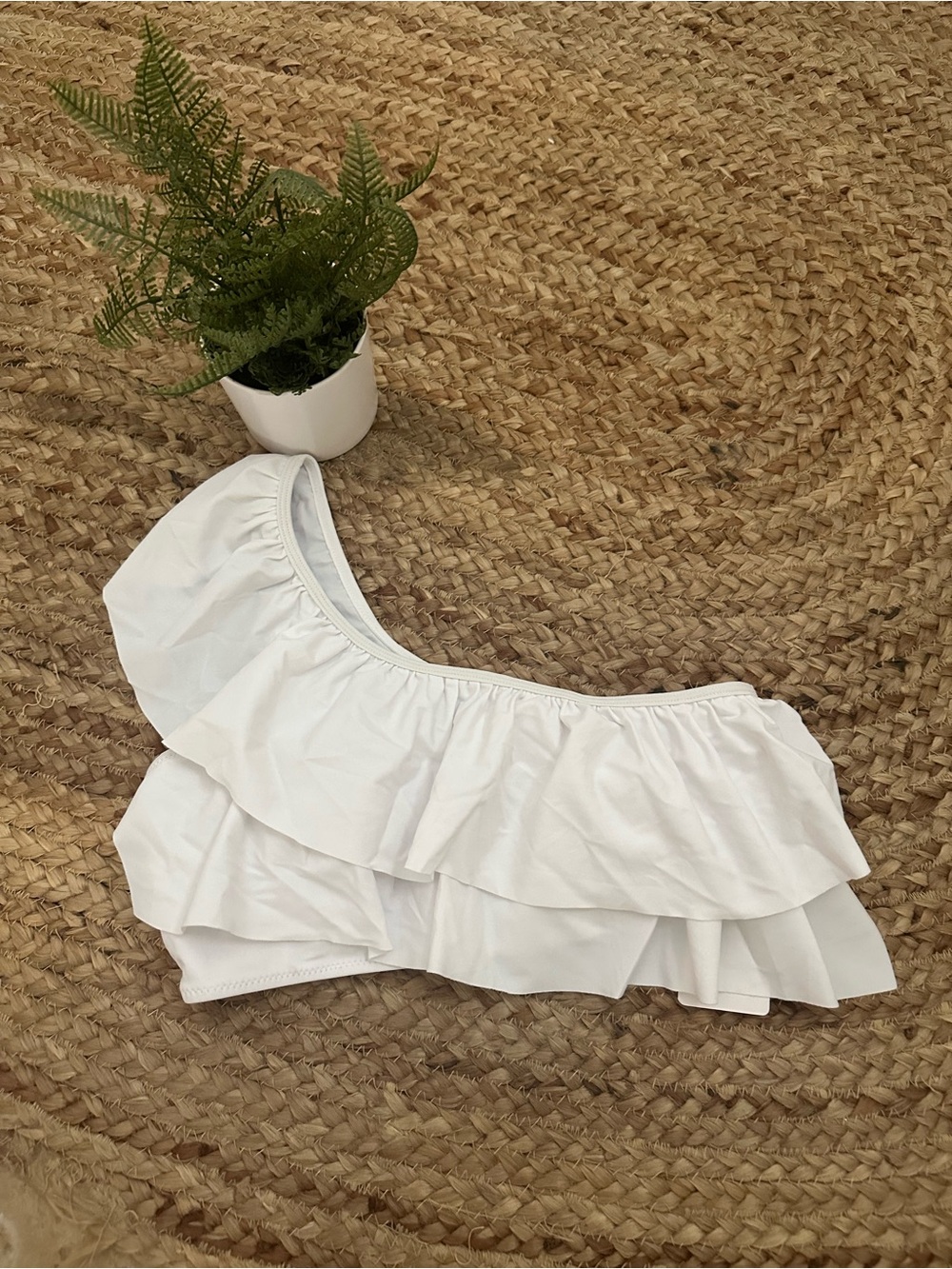 NWT RUFFLE BIKINI TOP